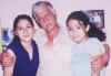 Don Roberto y 2 sobrinas que lo visitan de USA.